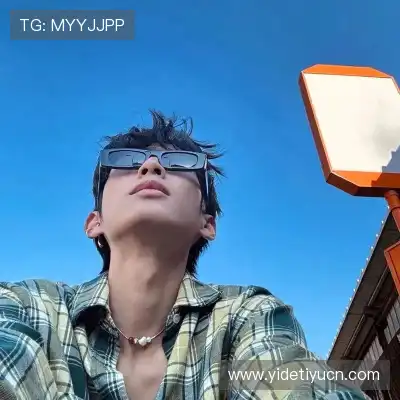 薄发华